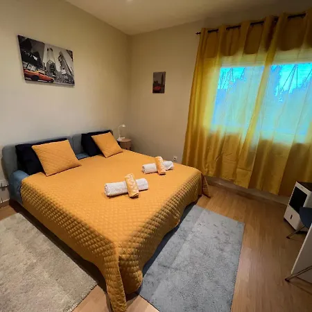 Paradise Homestay *