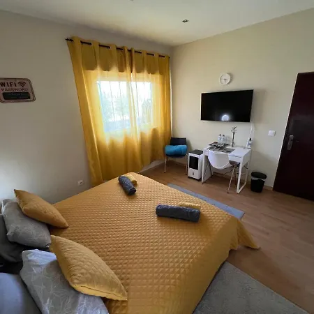 Paradise Camarate (Lisbon)