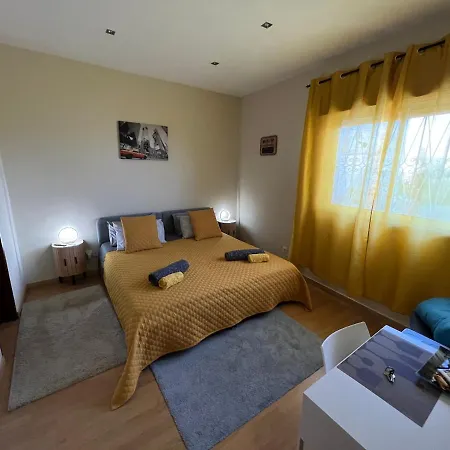 Paradise Ubytování v soukromí Camarate (Lisbon)