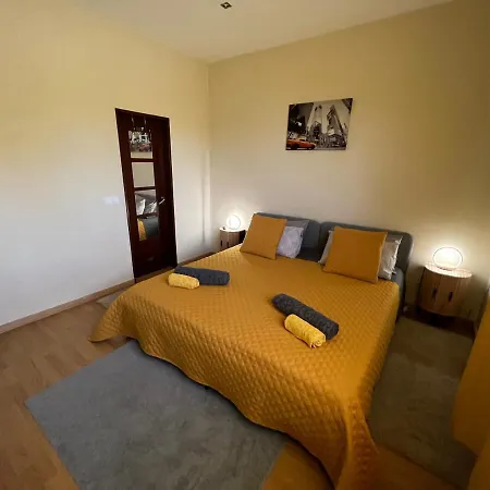 Paradise Camarate (Lisbon)