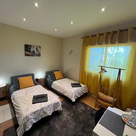 Homestay Paradise Camarate (Lisbon)